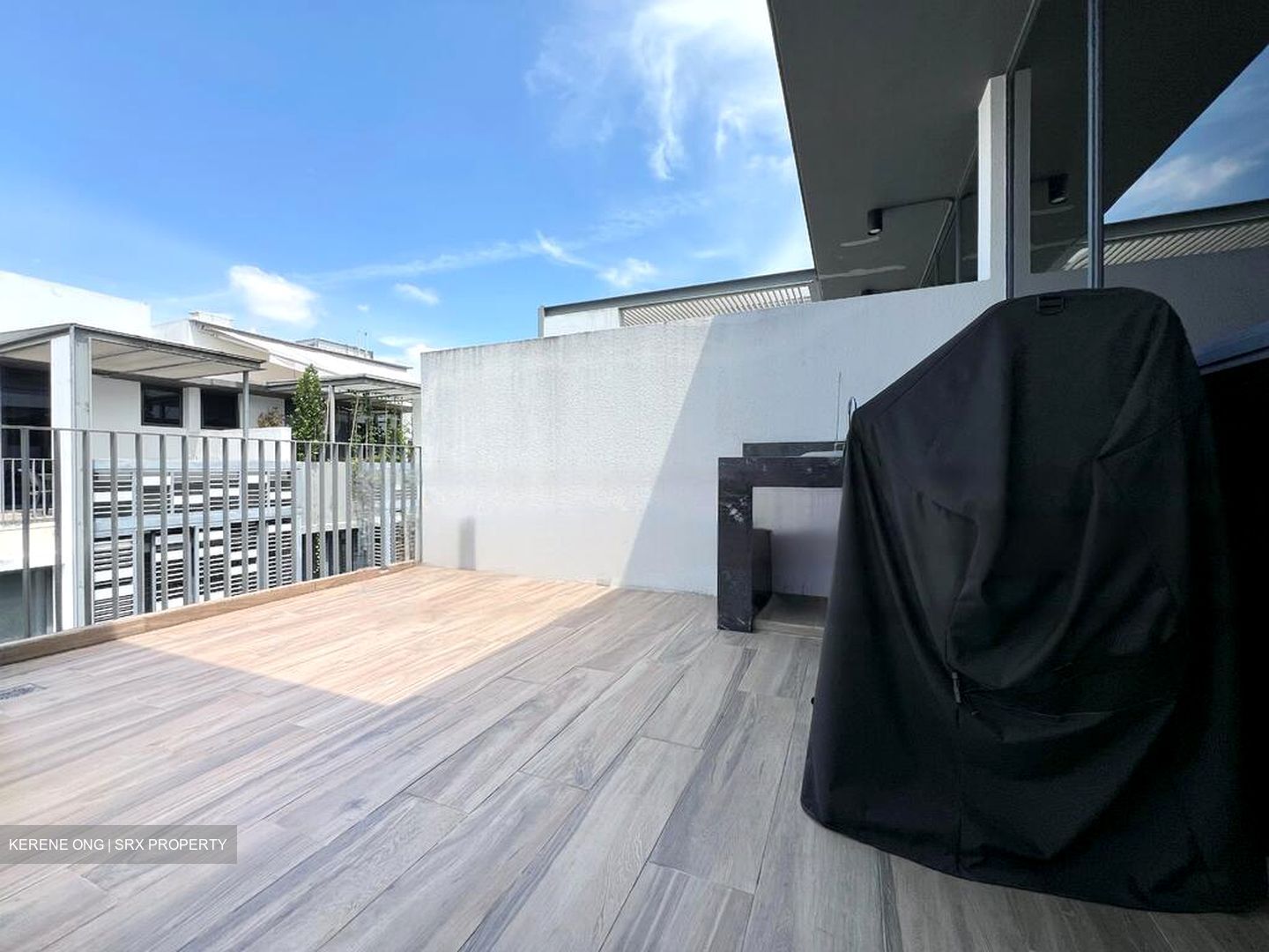 Sunrise Avenue (D28), Terrace #453273721